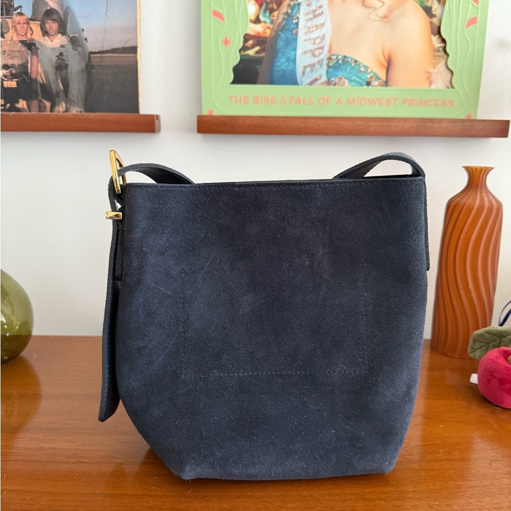 NWT - Madewell Small Essential Bucket Bag Tote in Suede